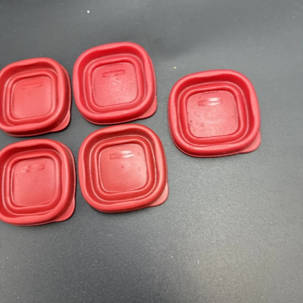 5 Rubbermaid Easy Find 2.5